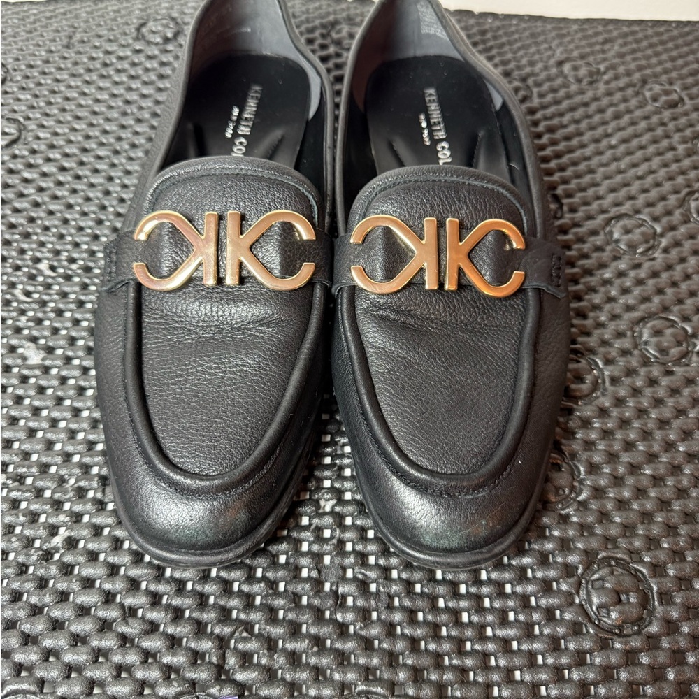 Kenneth‎ Cole Black Loafers with Metallic Accent